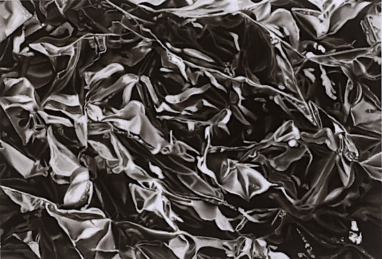 Peter Hock: o.T. [01], 2021, Reißkohle auf Papier, 49 x 68 cm 

